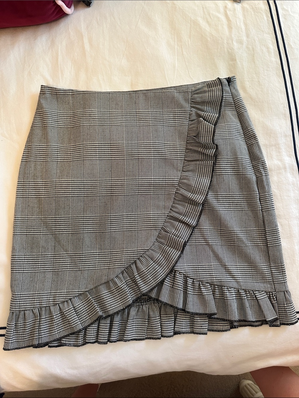 Romeo & Juliet Couture Black and Gray Plaid Ruffle Mini Skirt